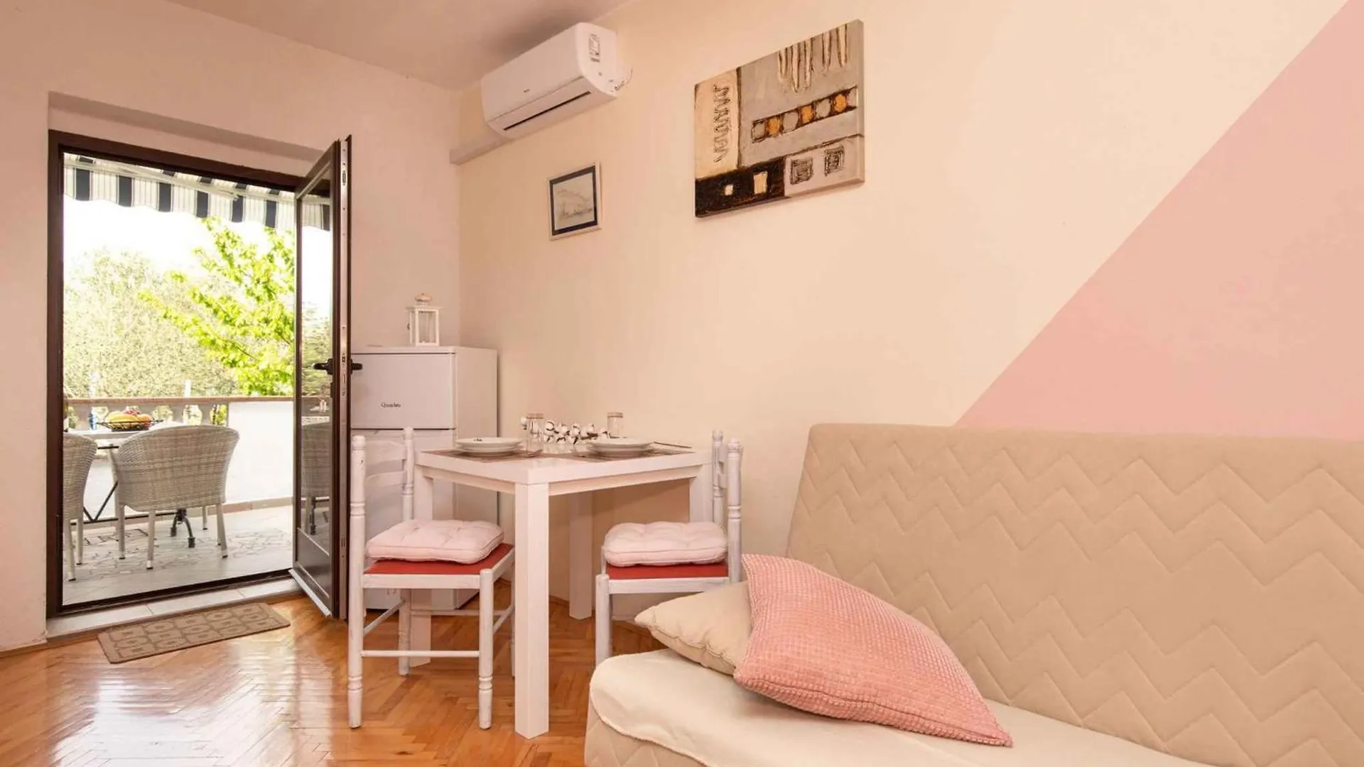 Apartment In Vrbnik/Insel Krk 13613